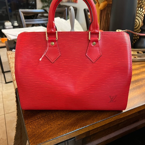 Preloved Red Epi Speedy 25 Louis Vuitton - Picture 3 of 11
